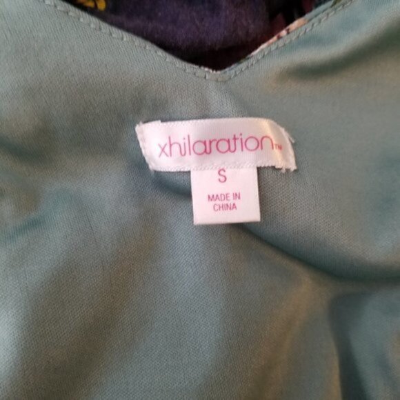 Xhilaration Green Floral Cold Shoulder Ruffle - Picture 6 of 6